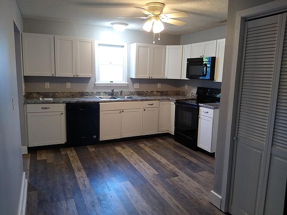 3rd image of 275 W 9th St