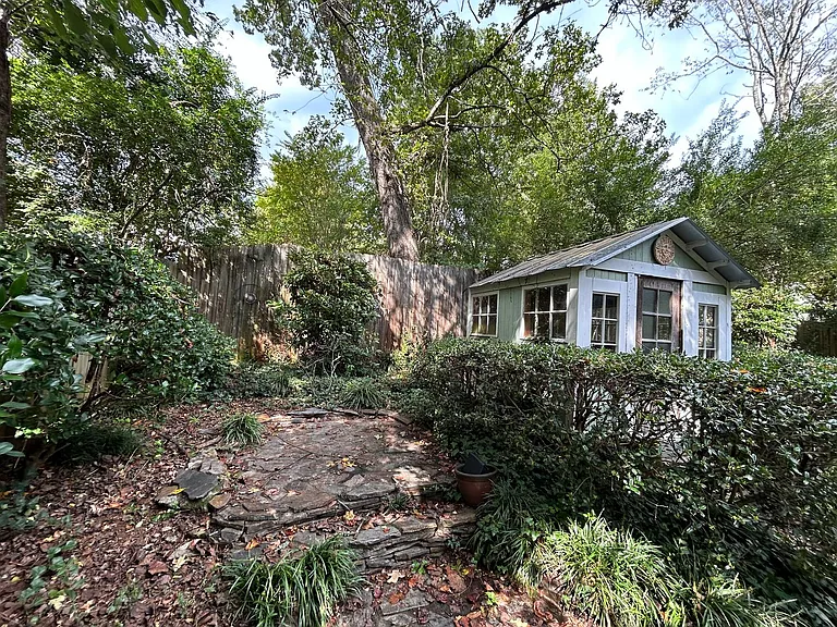 2461 Lyndhurst Ave — Photo 61