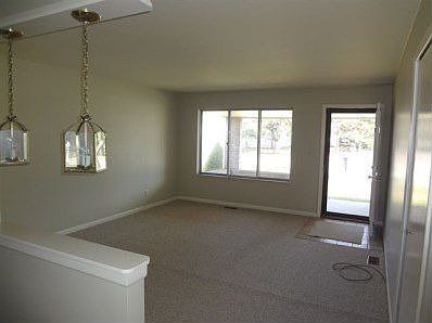 2nd image of 38113 Arcola Dr