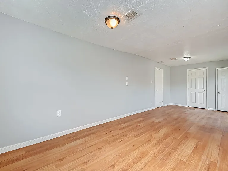7946 Jutland Rd — Photo 15