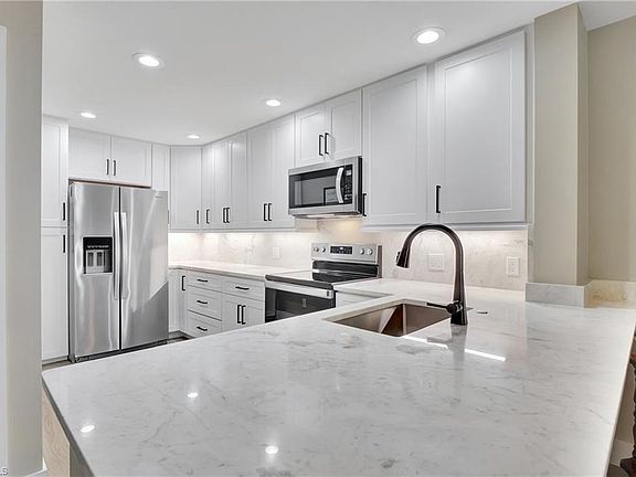 5th image of 28606 Alessandria CIR