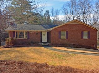 1230 Morning Star Ln, Winston Salem, NC 27107