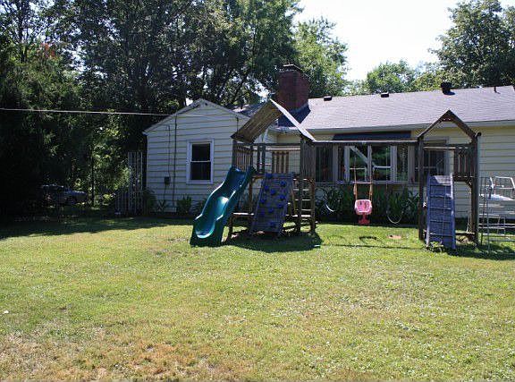 2nd image of 6060 Romaine Dr