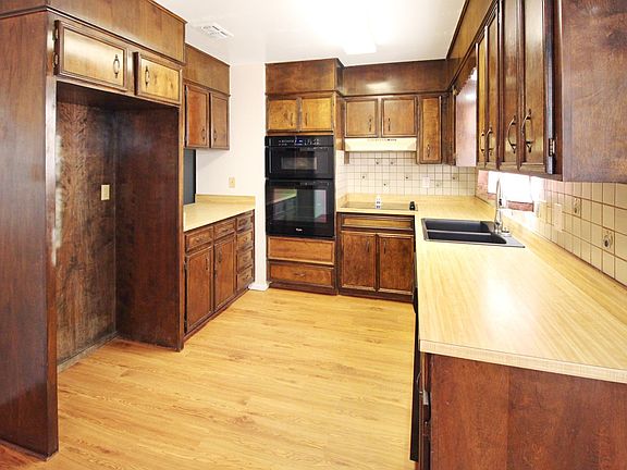 5th image of 4000 N Mescalero St