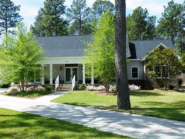 1st image of 440 E Manley Avenue