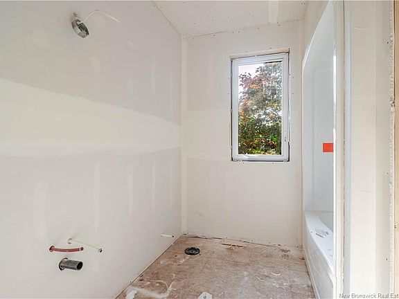 5th image of 16 Mayflower St