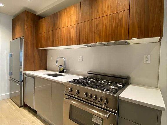 4th image of 131 W 122nd St #A
