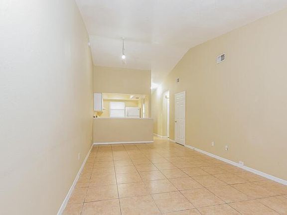 3rd image of 354 Oleander Pl