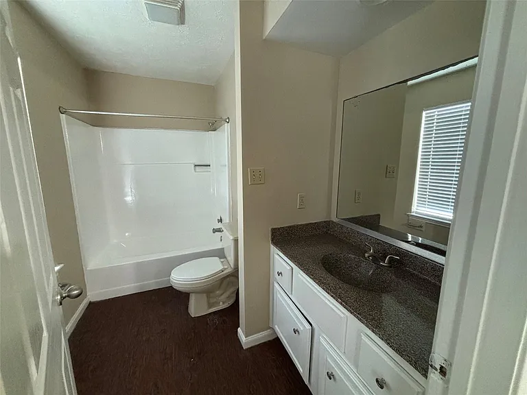 3416 Avenue P — Photo 16
