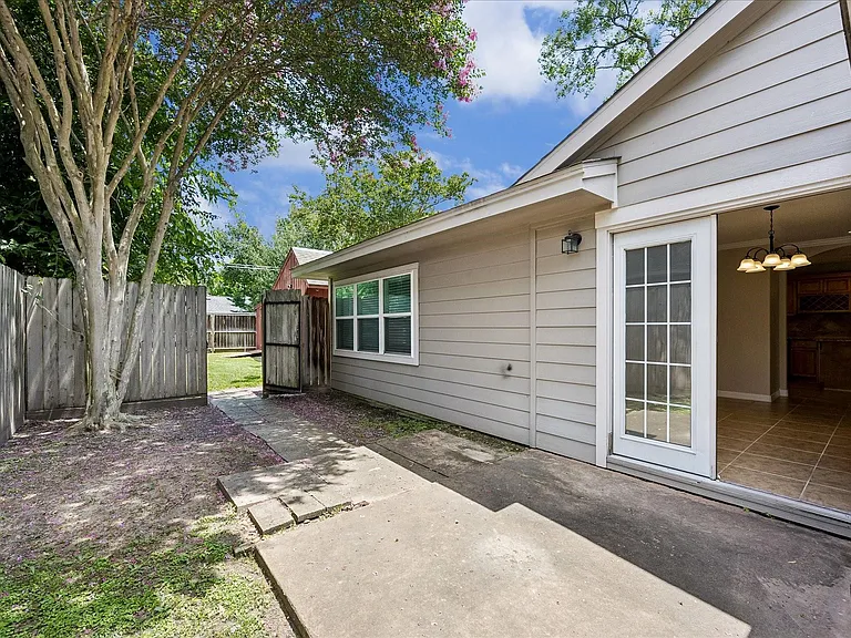 9814 Pine Lake Dr — Photo 8