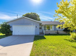 1220 17th St N, Moorhead, MN 56560