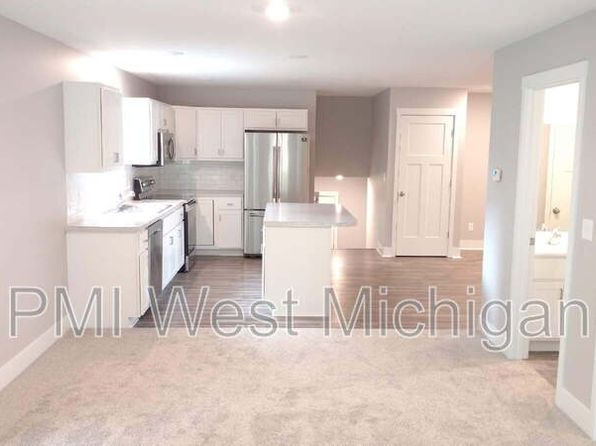548 W Elm St, Wayland, MI 49348