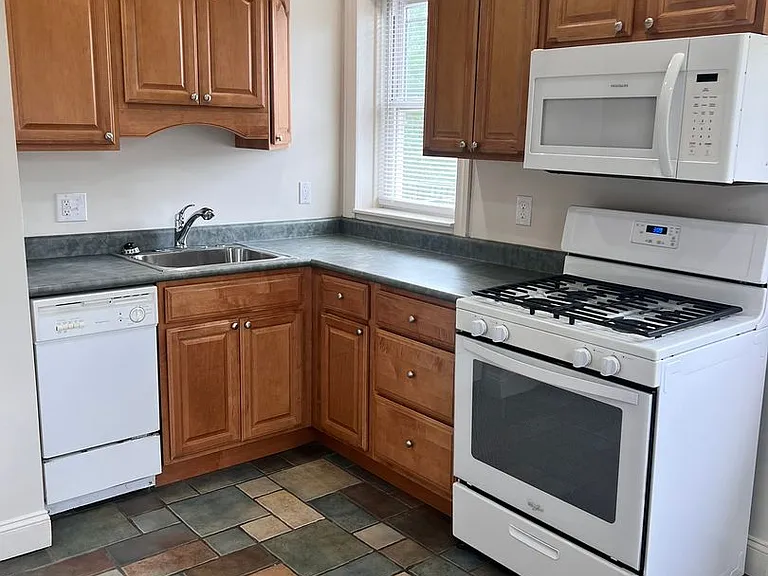 3535 Michigan Avenue — Photo 7