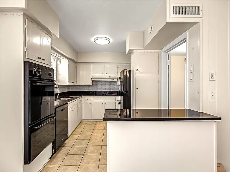 5835 E University Blvd #D — Photo 13