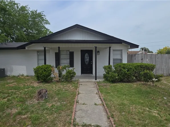 1013 Evergreen St, Mathis, TX 78368