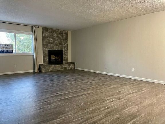 3rd image of 221 N Race St #2
