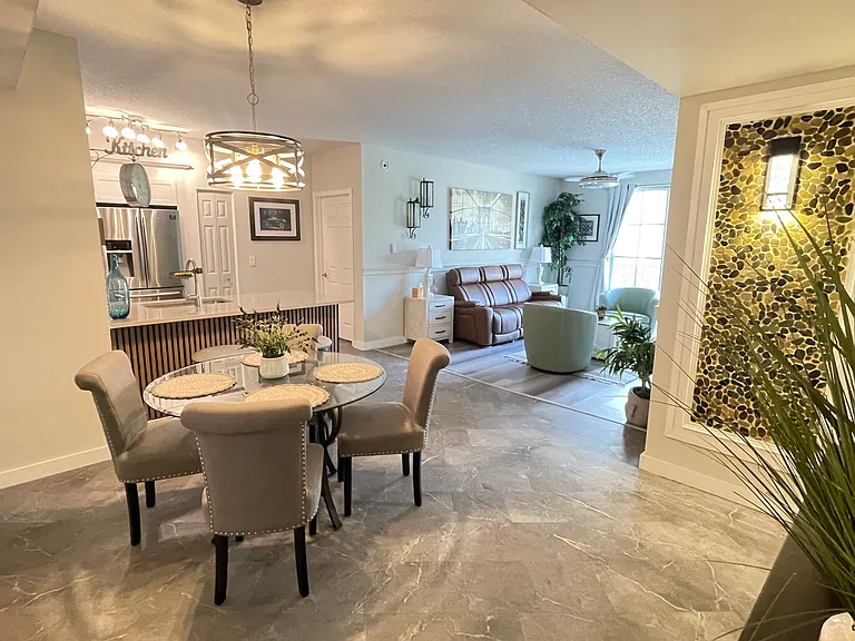 780 S Sapodilla Ave #210 — Photo 3