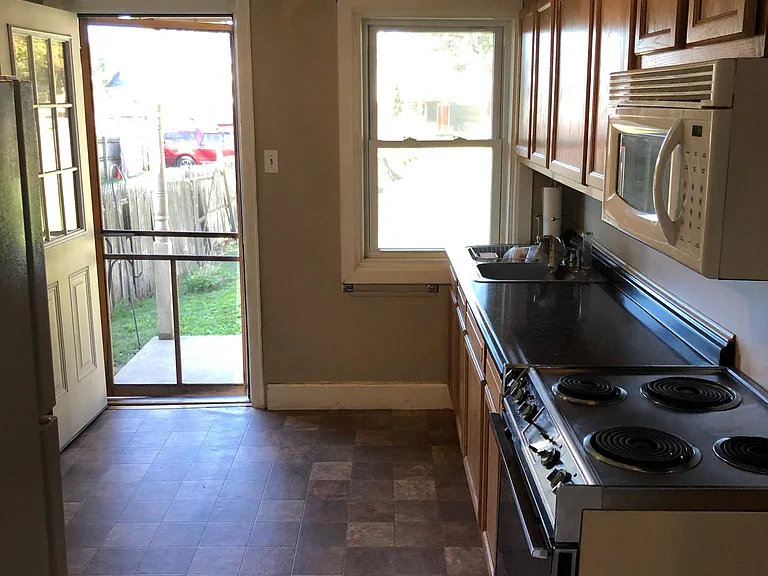 64 S Charlotte St #1 — Photo 7