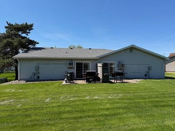 2nd image of 231/233 Henry Pl #231/233