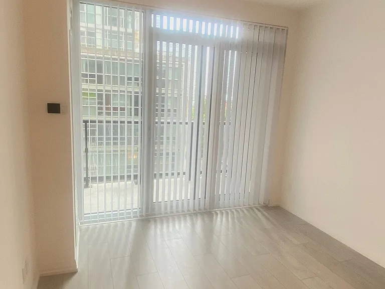 400 King St W #715 — Photo 9