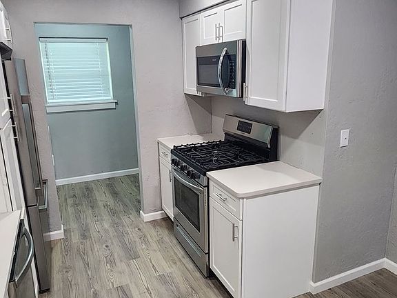 5th image of 906 Deonne Cir