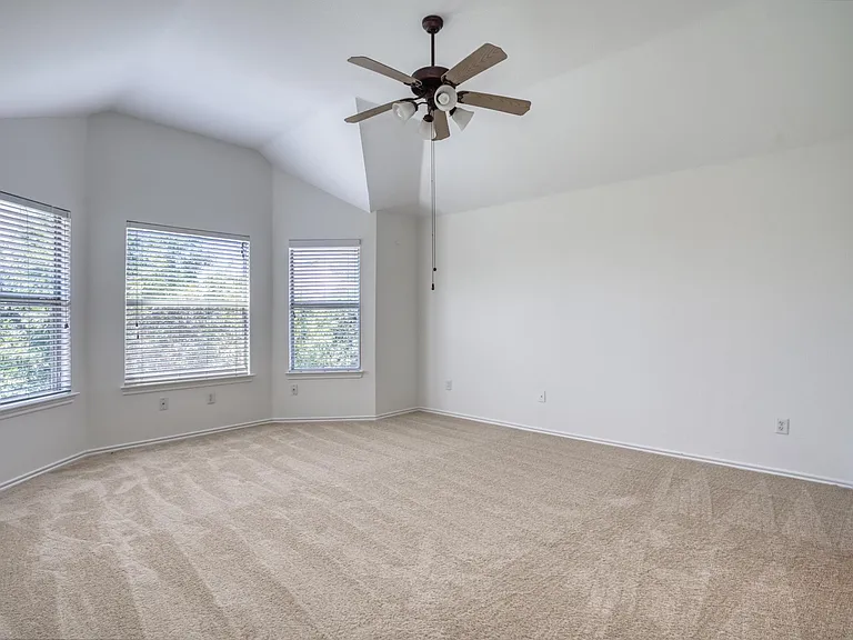 9909 Delamere Dr — Photo 20