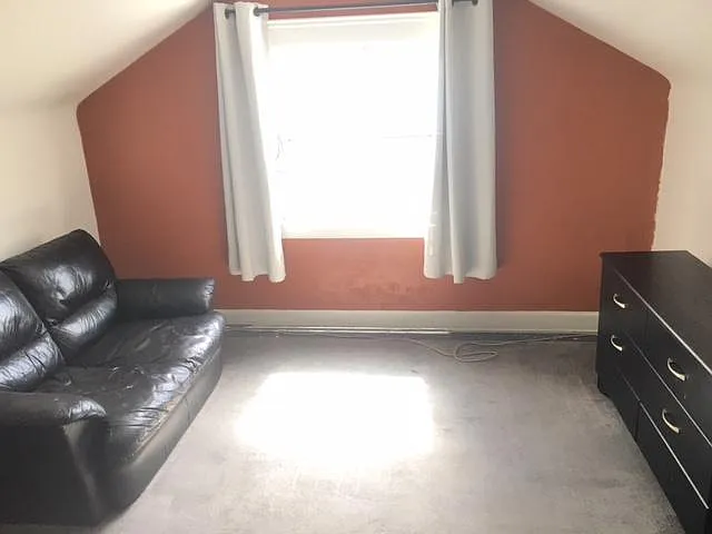 2288 Grandview Ave — Photo 4