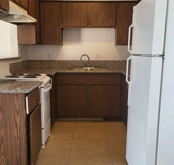 3117 E Carey Ave — Photo 6