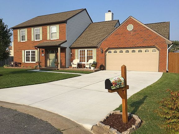 2nd image of 1837 Elkins Cir