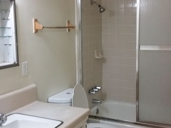 3rd image of 323 W 11th St APT 8