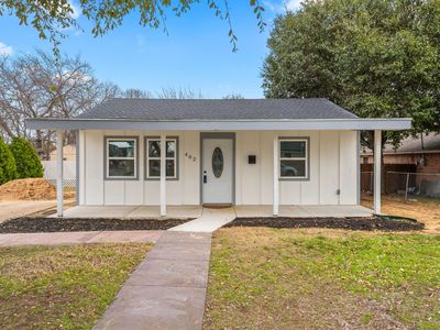 402 SW 18th St, Grand Prairie, TX, 75051