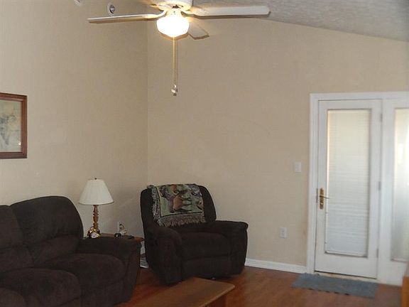5th image of 317 Bent Bough Pl
