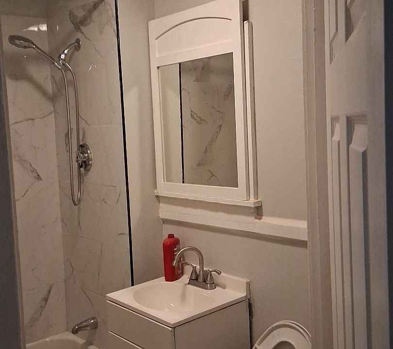 1st image of 25 Glen Rd #1R