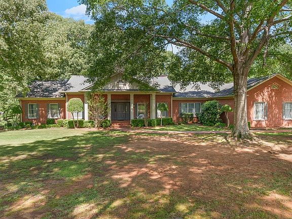 5th image of 216 Dogwood Cir