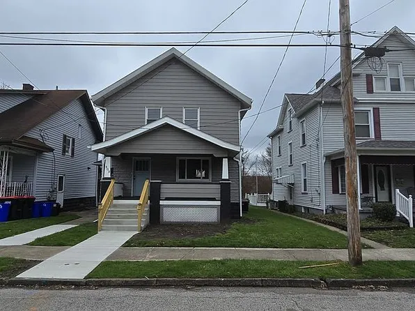 909 W Clayton St, New Castle, PA 16102