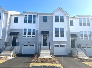 3519 Bennington Dr, Fishkill, NY 12524
