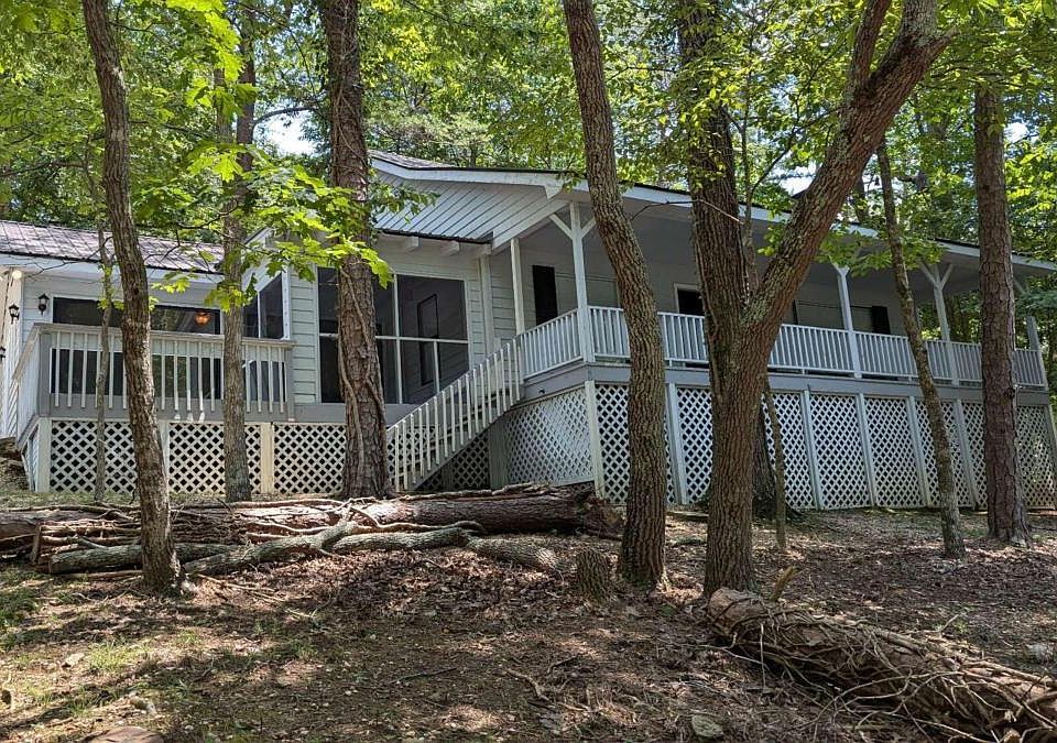 1st image of 275 Lakewood Dr