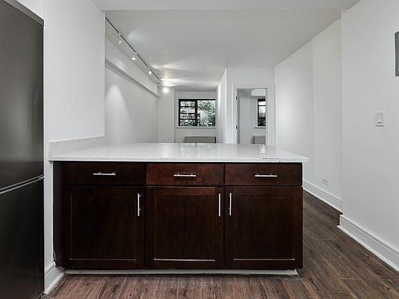 5th image of 225 E 63rd St #1LD
