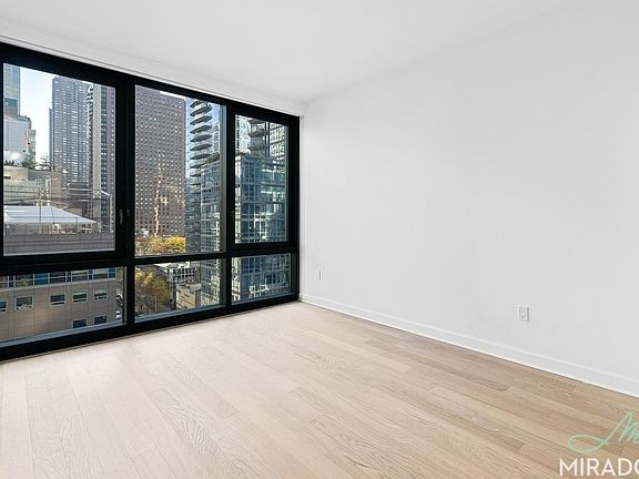 4th image of 21 W End Ave #1220