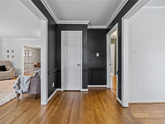 3rd image of 804 Forest Hill Dr