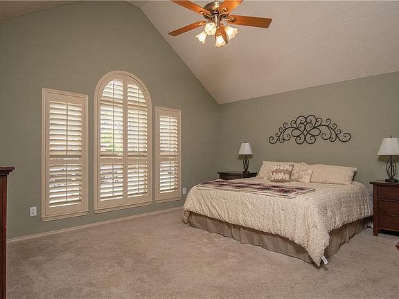 3rd image of 11709 Charlotte Ln