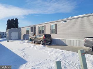 17 Country Ln, Bethel, PA 19507