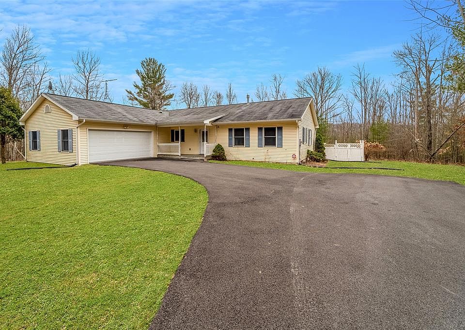 1st image of 28 Hidden Pine Ct