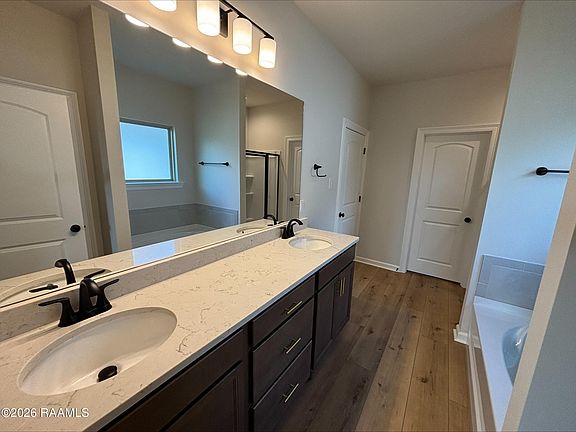 4th image of 7401 Alley Oak Ln