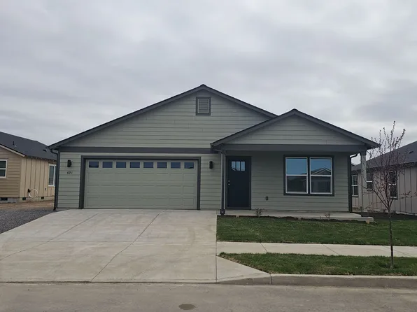 621 NE Arnold St, Madras, OR 97741