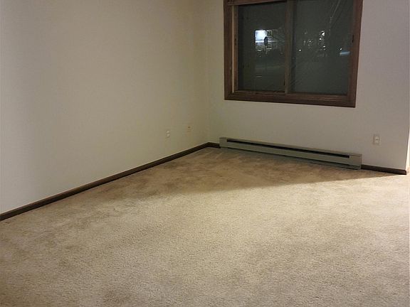 4th image of 1285 Bartosh Ln APT 1