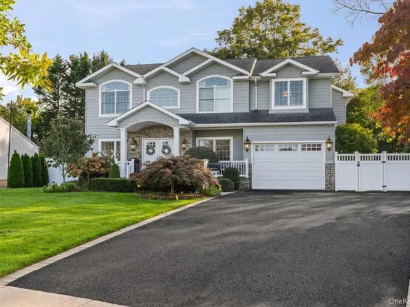 6 Perry Court, Syosset, NY 11791