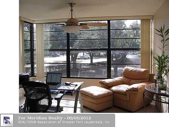 5th image of 1506 Whitehall Dr APT 201