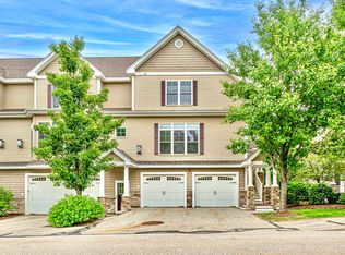 2 Manor Dr #D, Hooksett, NH 03106