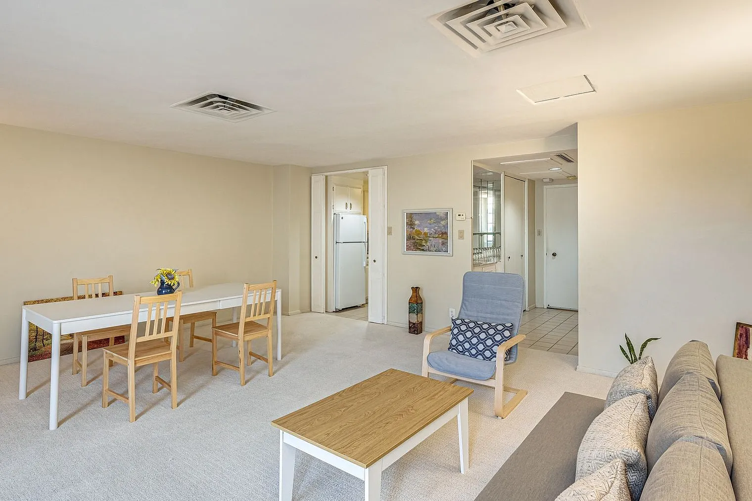 1 bed, 1.0 bath, 925 sqft, $5,773 — Photo 4